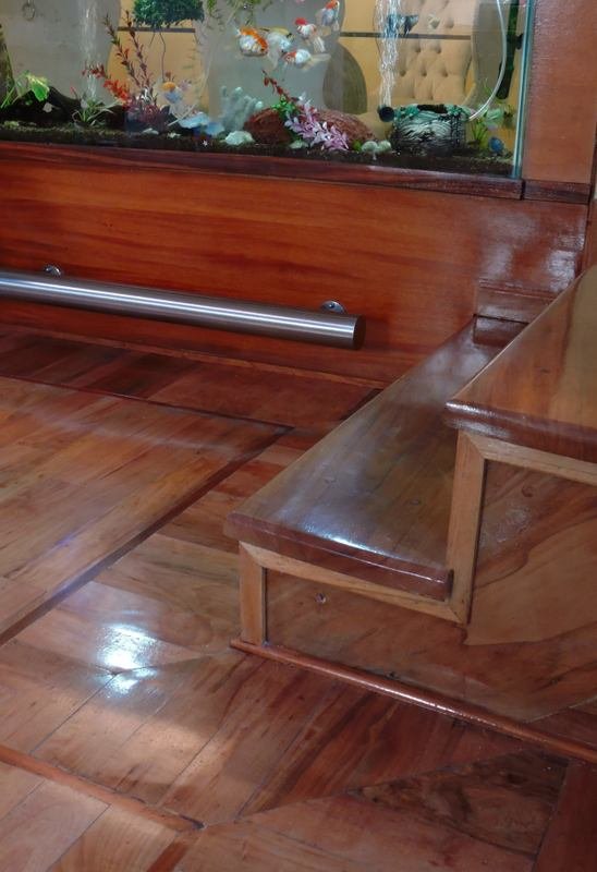 Detalle constructivo de escalera de madera