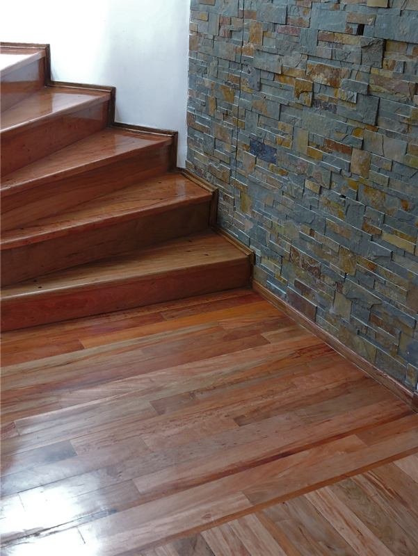 Escalera de madera, vista general