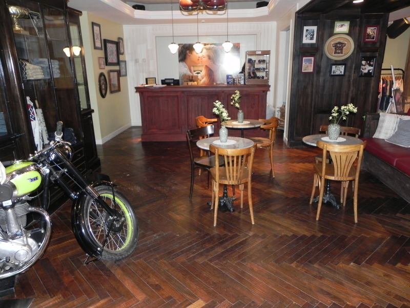 Piso de madera maciza, obra terminada